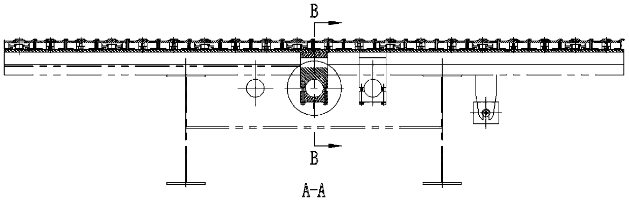 Split type horizontal moving dump carriage and dump truck with same