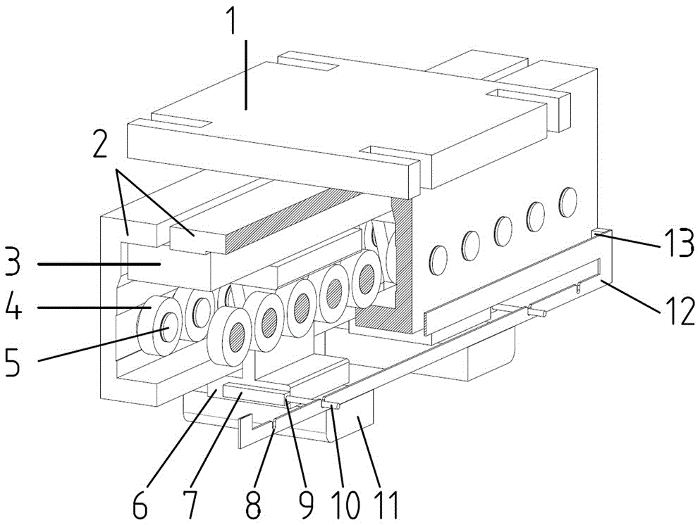 Flexible mold pressing mechanism for plate predeformation