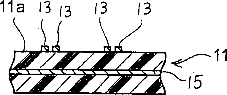 Connector suitable for transmitting balance signal and substrate for mounting the connector