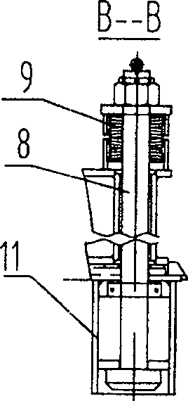 Telescopic guide roller device of crane sling