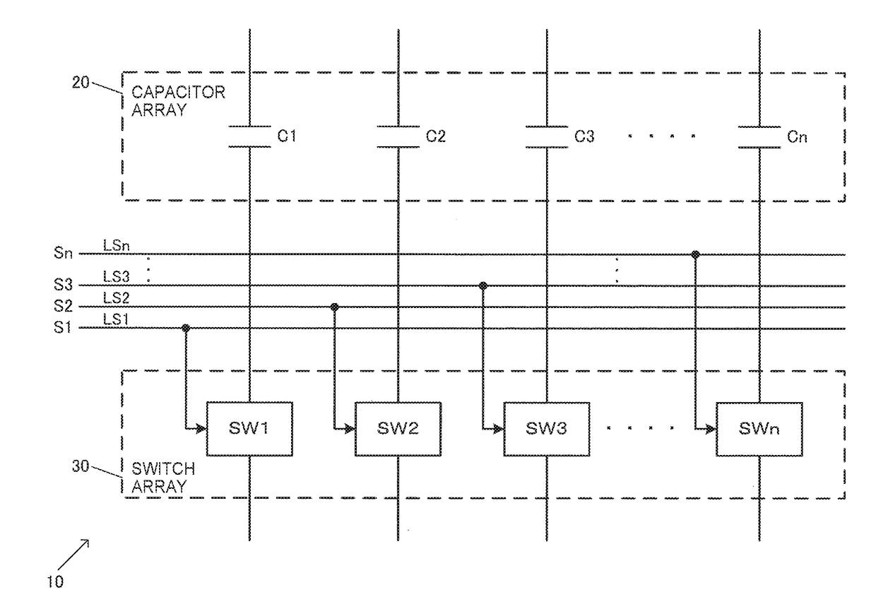 Capacitor circuit, circuit device, physical quantity detecting device, electronic apparatus, and moving object