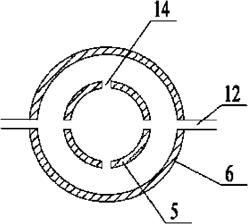 Aerobic granular sludge reactor for treating low-temperature sewage and water treatment method thereof