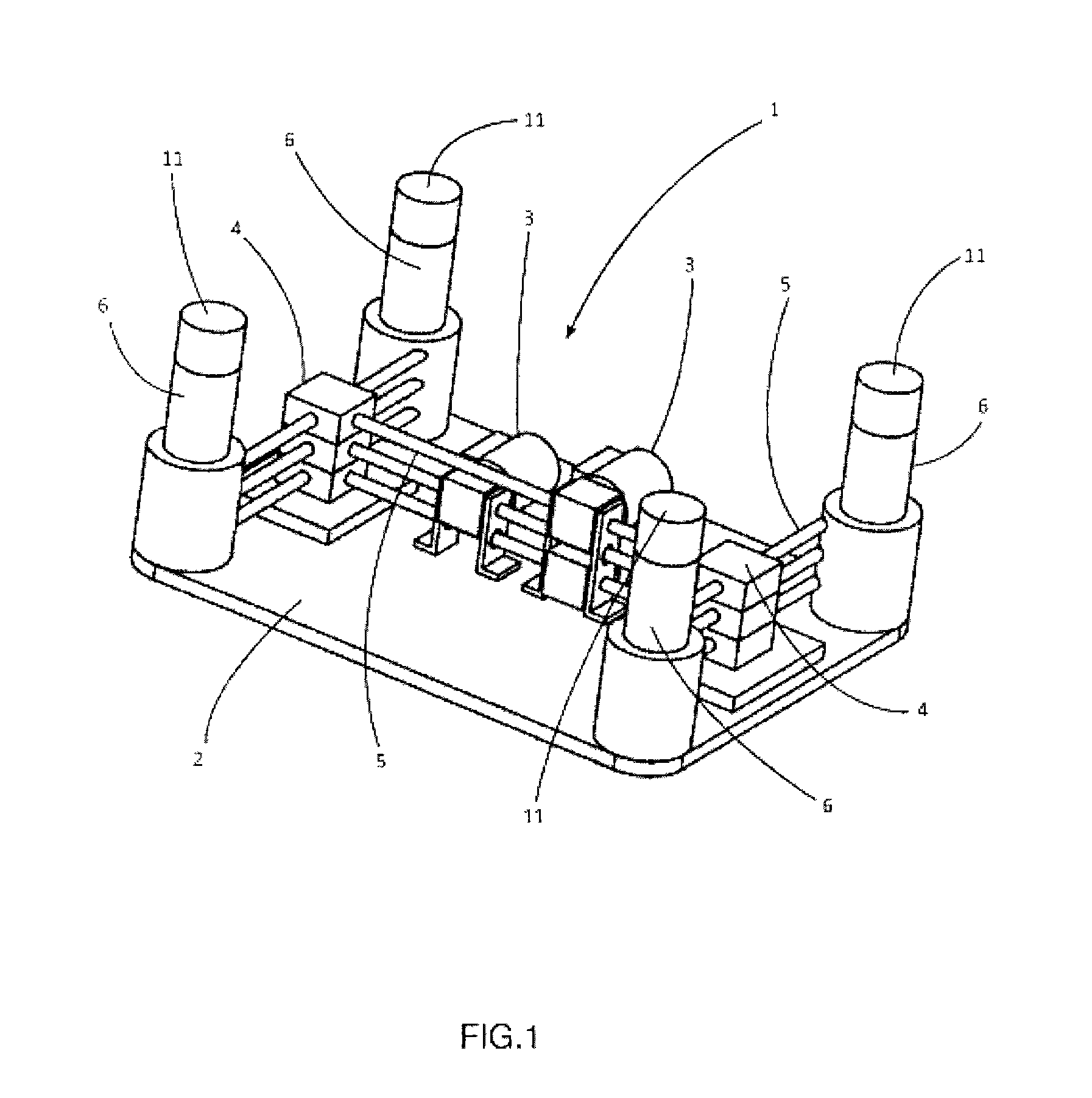 Device for replacing a battery that powers a motor that drives a motor vehicle