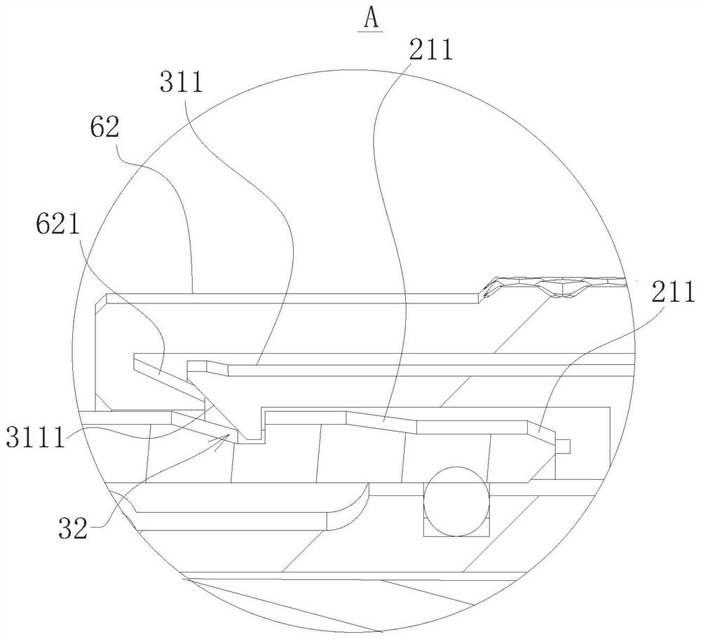 A shrapnel locking push-pull self-locking connector