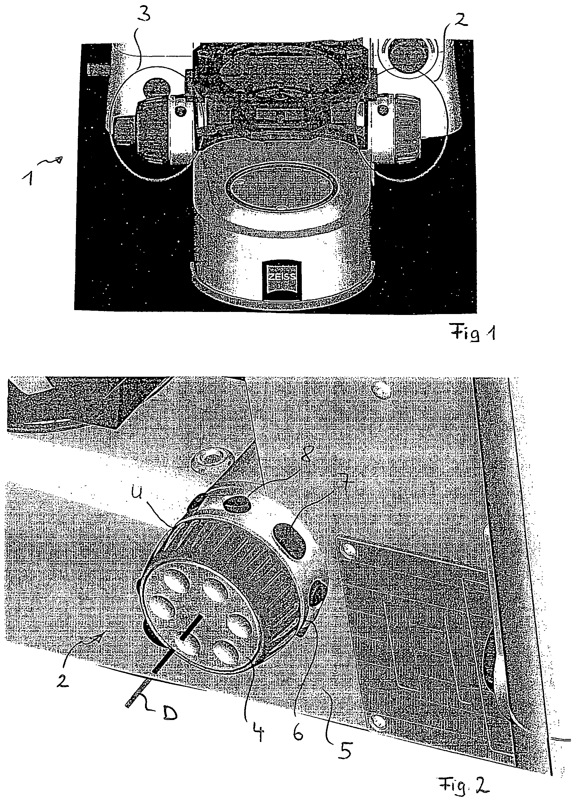 Arrangement of operating elements on a microscope