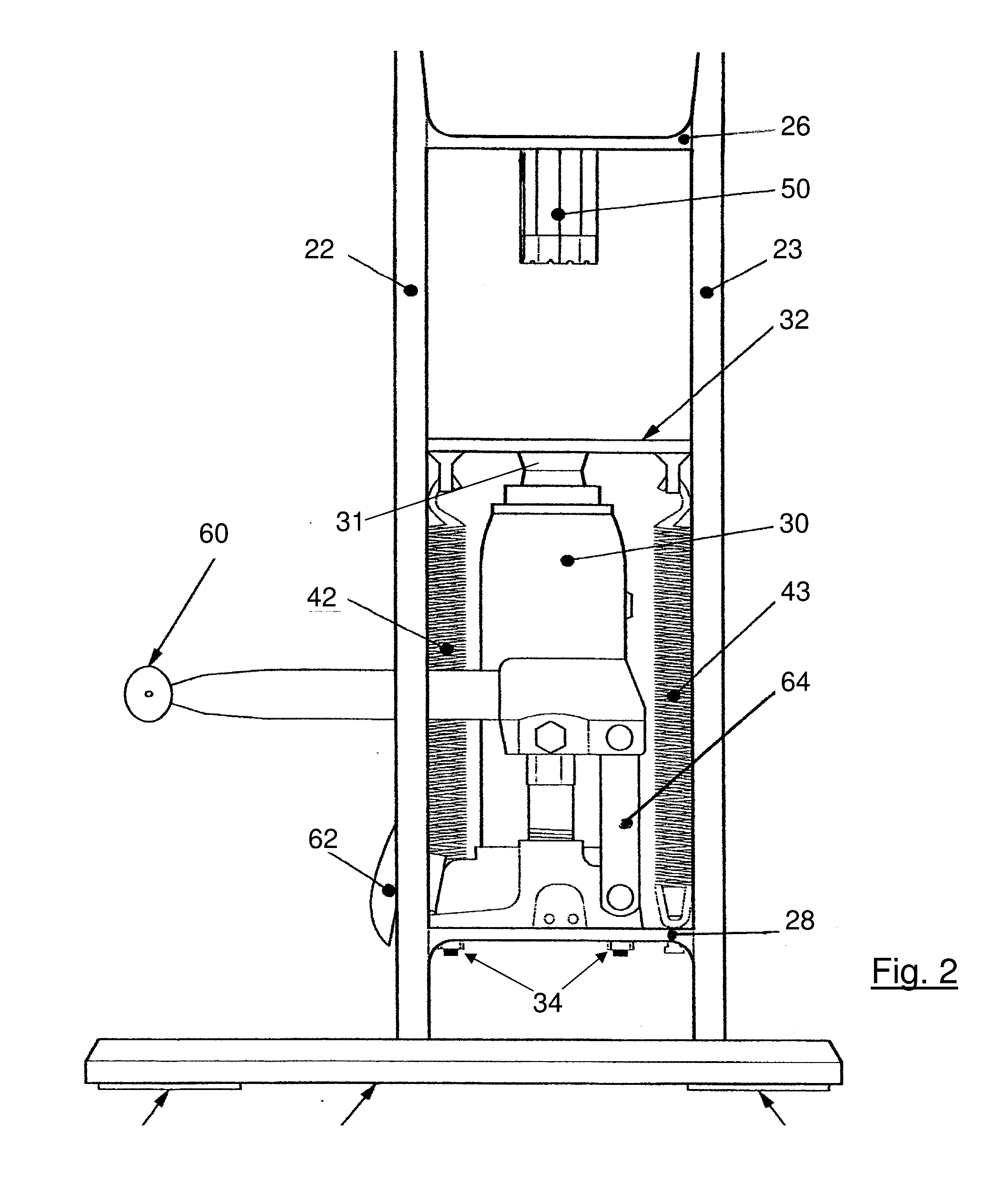 Nut cracker with mechanical advantage