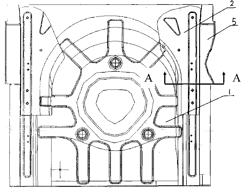 Automobile rear floor bearing structure