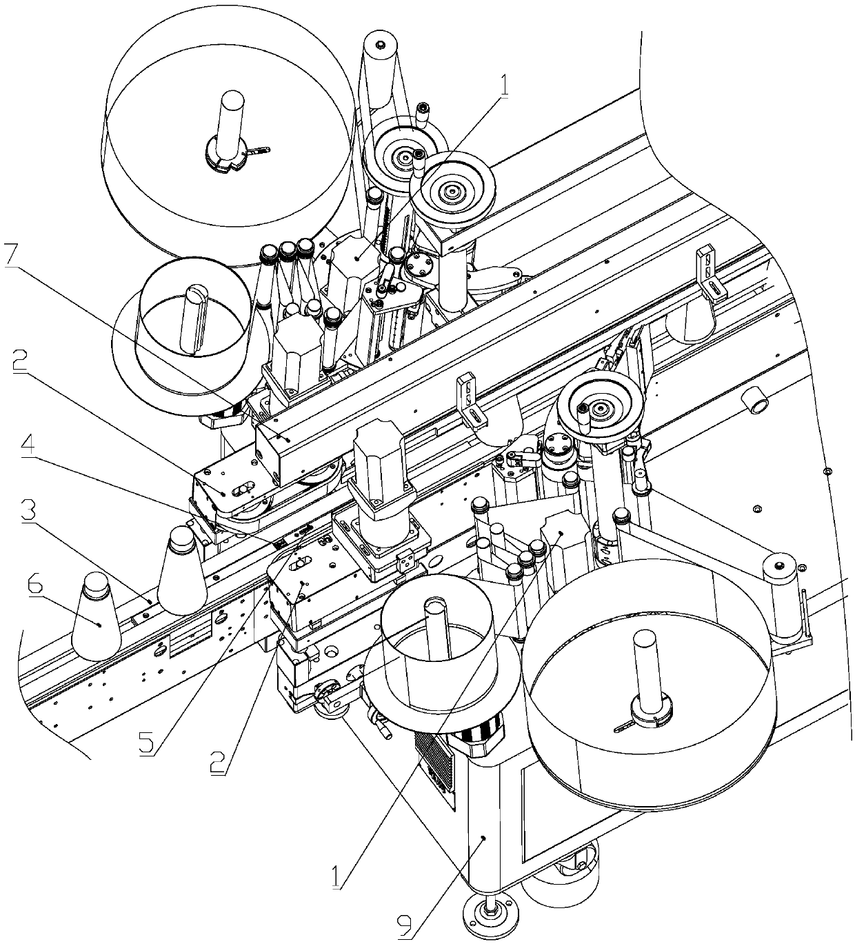 Bottom positioning and labeling mechanism of complicated-shape bottle