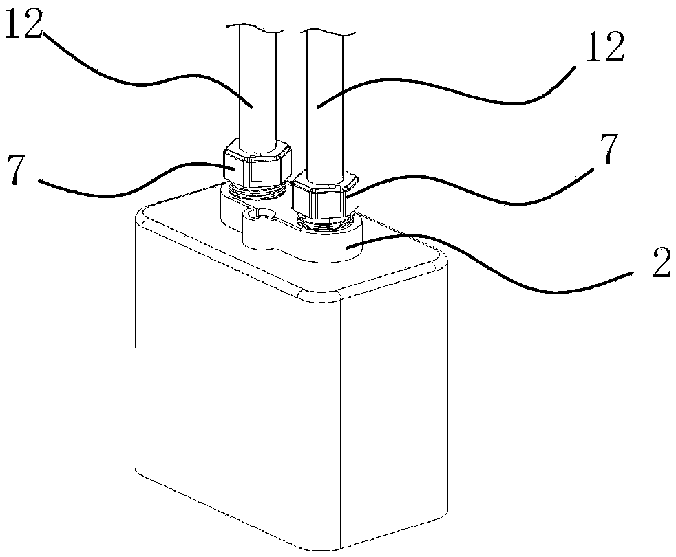 High-efficiency isolating and sealing device for optical cable