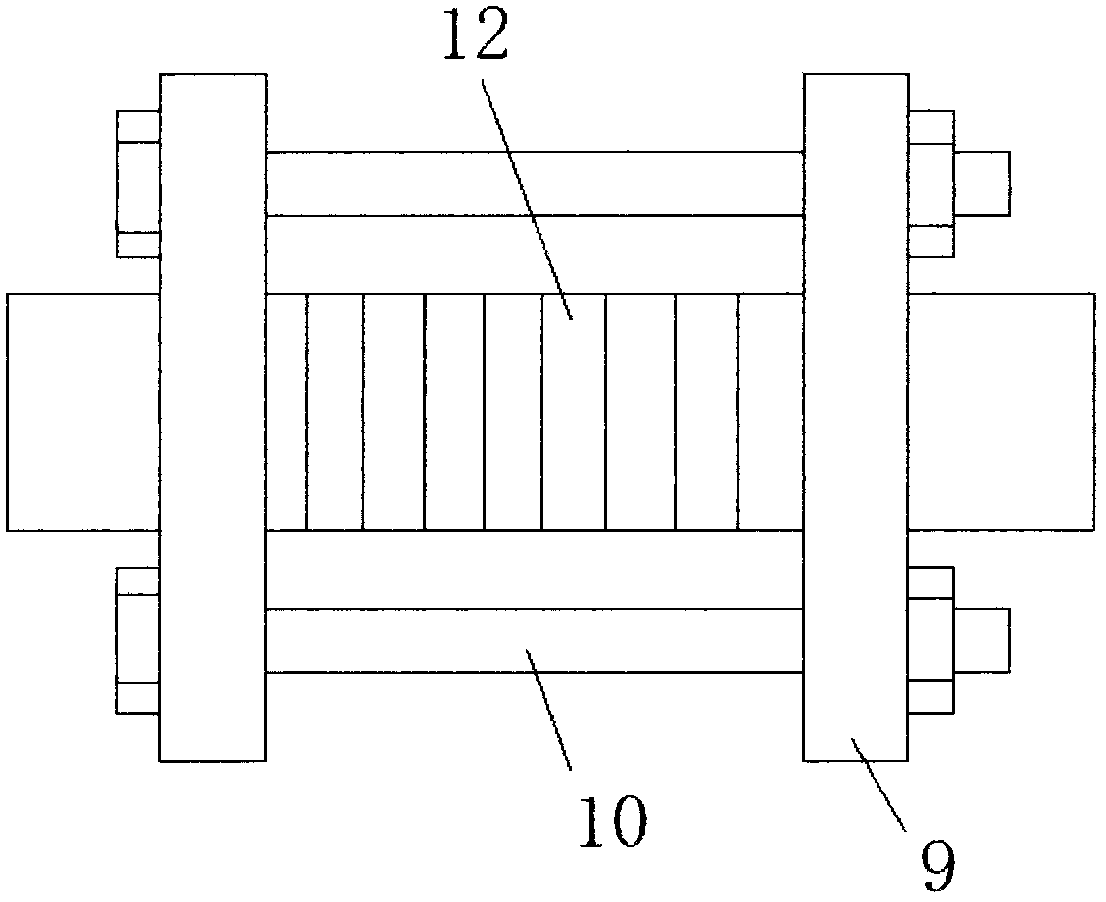 Internal combustion locomotive anti-vibration cooling system