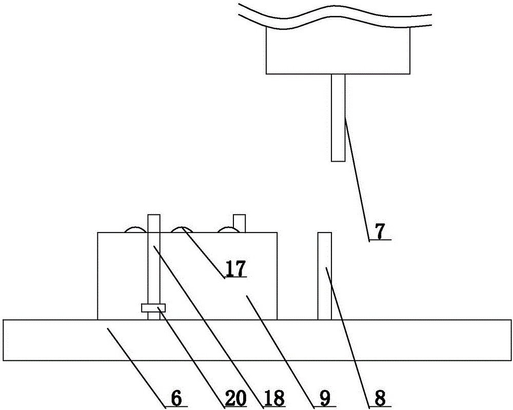 Pretreatment device of refrigeration house door plate