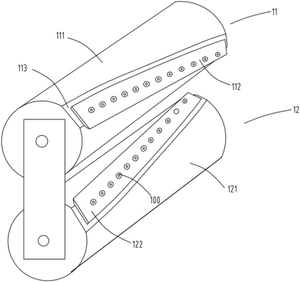 Paperboard cutting device