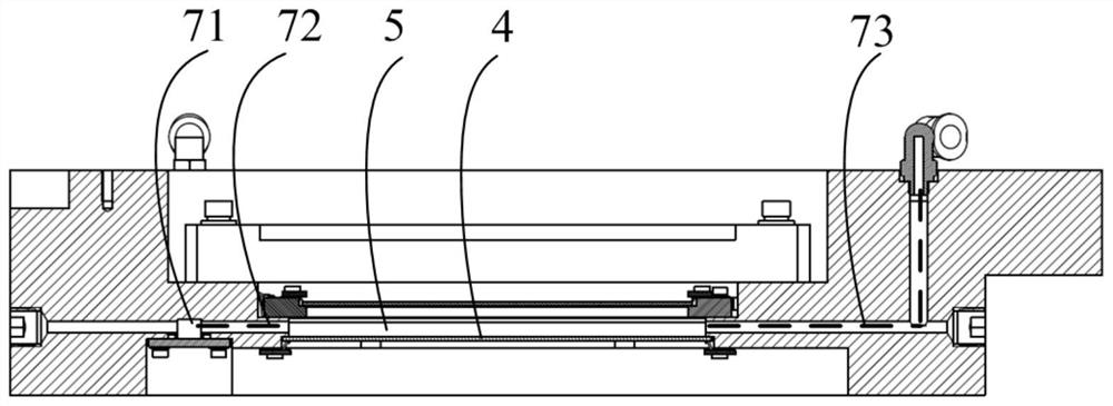 A wire grid unit and its protection device