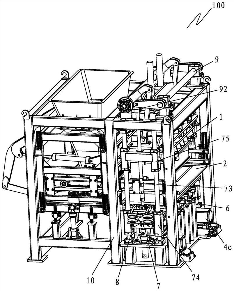 A concrete brick forming machine with good synchronization and low noise