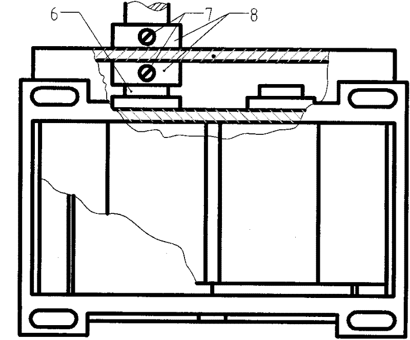 Self-cleaning type fertilizer distributor