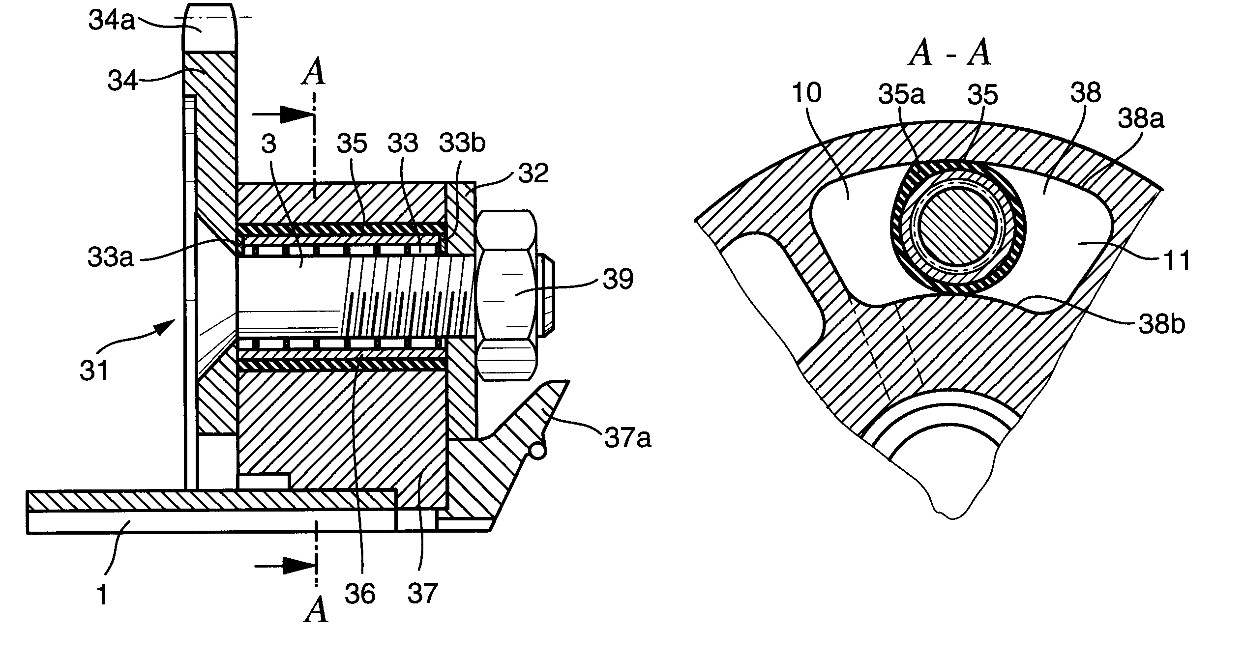 Device for hydraulically adjusting the angle of rotation of a shaft relative to a driving wheel