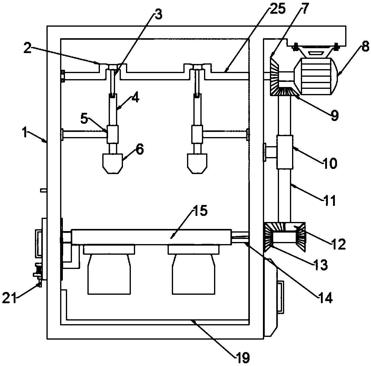 Traditional Chinese medicinal material mashing device facilitating material discharging