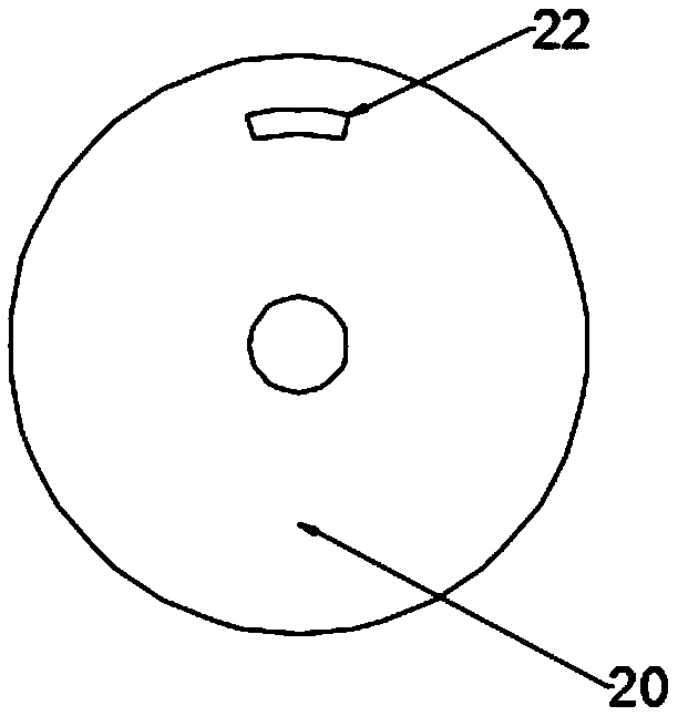 Traditional Chinese medicinal material mashing device facilitating material discharging