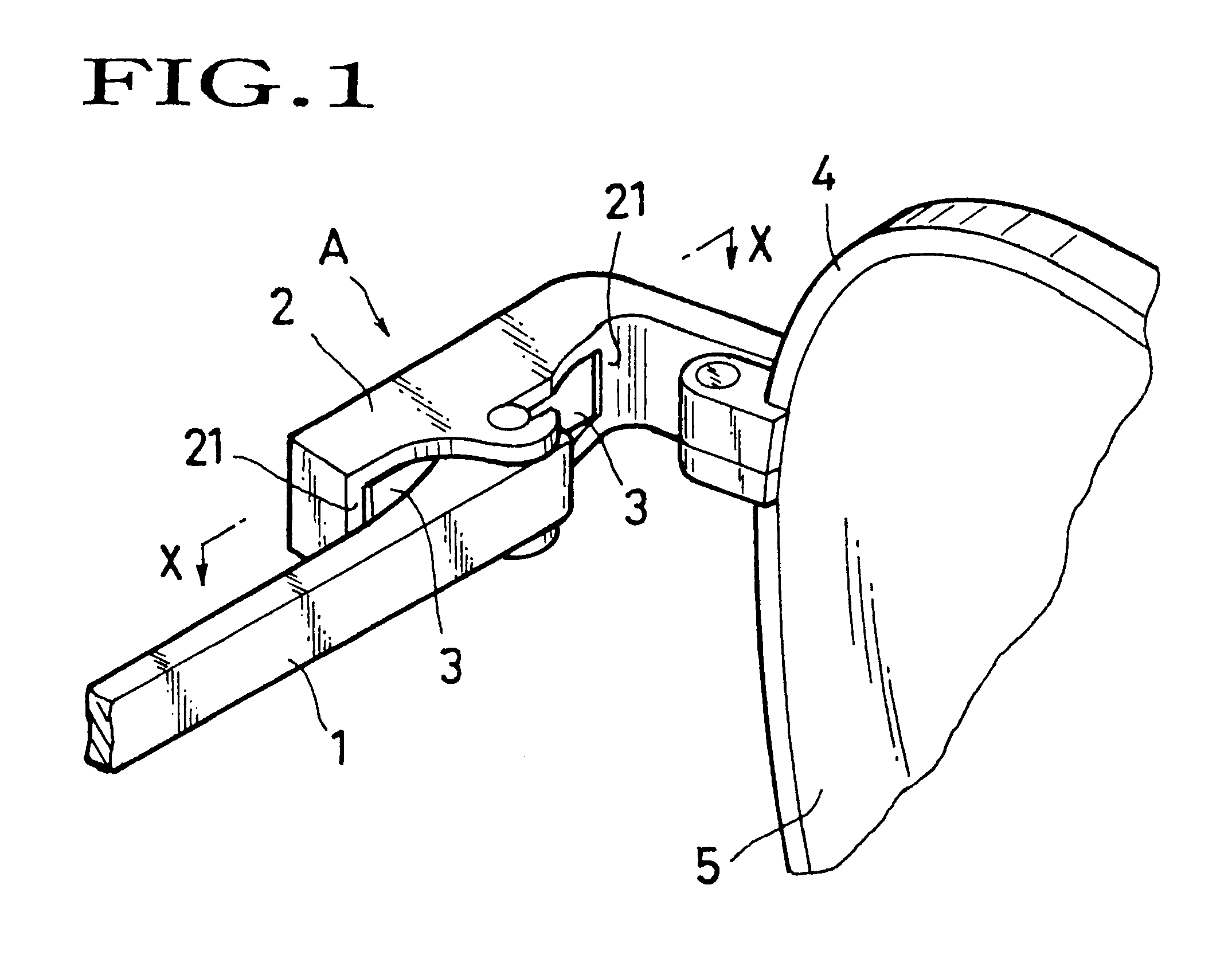 Link structure between a temple arm and a bracket for eyeglasses