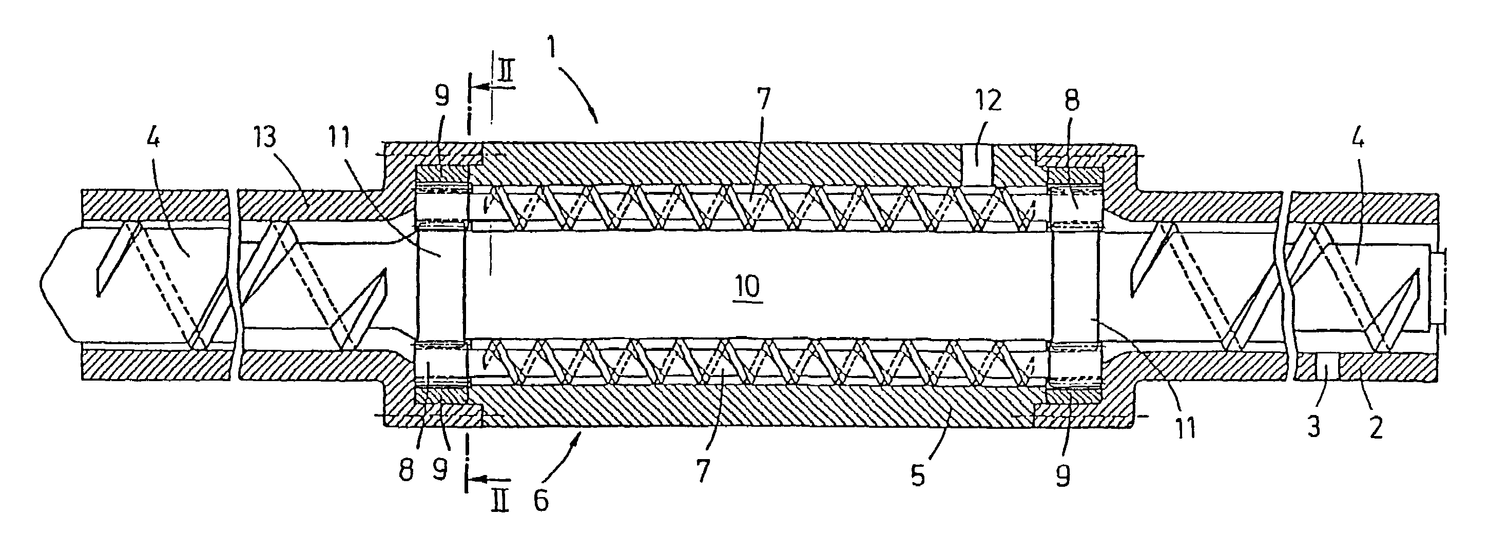 Extruder for producing molten plastic materials