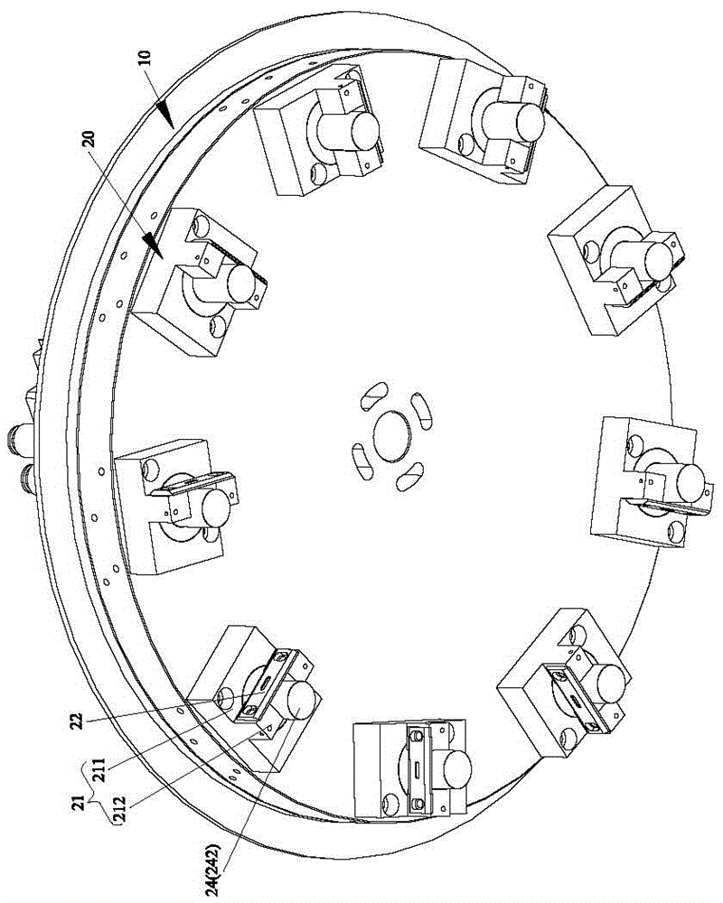 Material cutting and feeding device of cap making machine