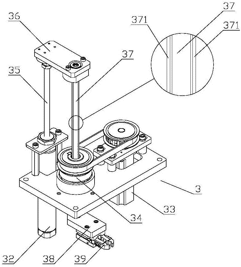 Workpiece assembling and distributing device