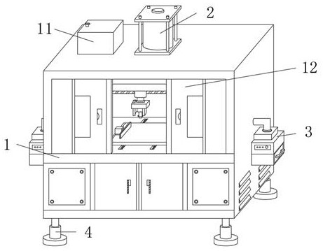 Spraying device with replaceable nozzle and convenient to clean