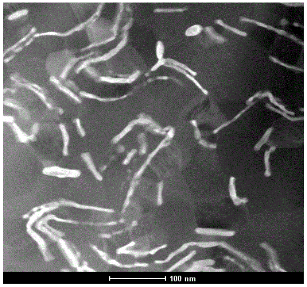 Nb nanobelt/martensitic NiTi memory alloy matrix composite filament and production method thereof