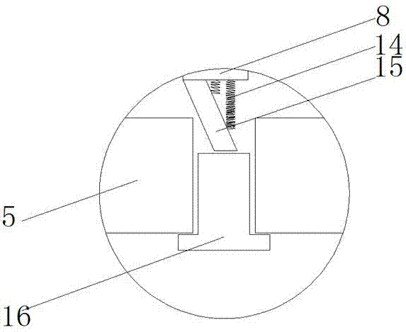 Storage and conveying device for chemical raw materials