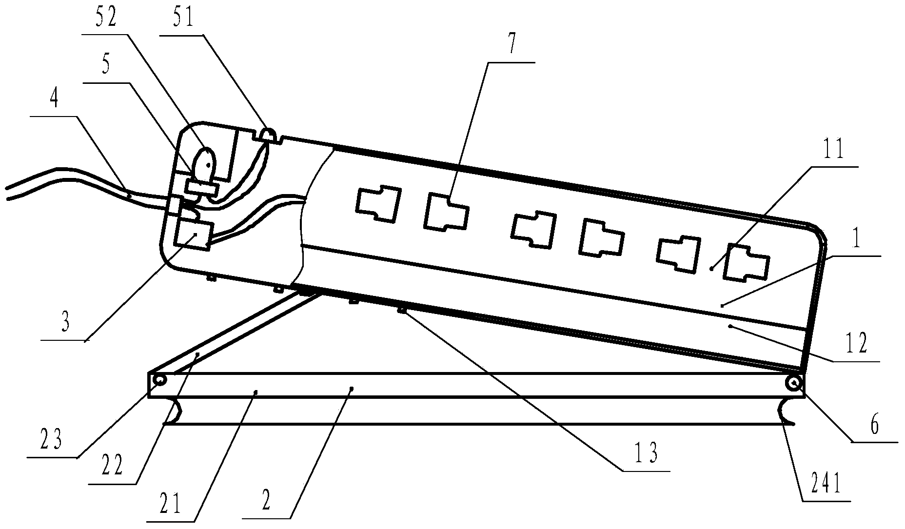 Thunder preventing type socket