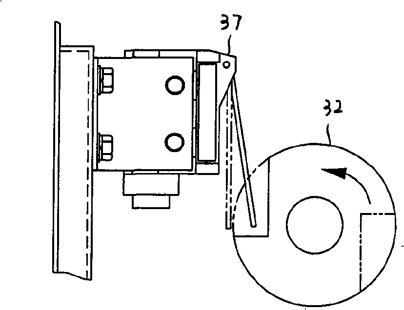 Electrical control apparatus for bipolar isolation switch of railway traffic