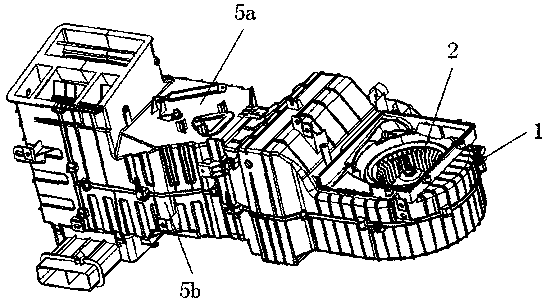 Automobile air conditioner with improved discharged air temperature evenness shell and air door structure