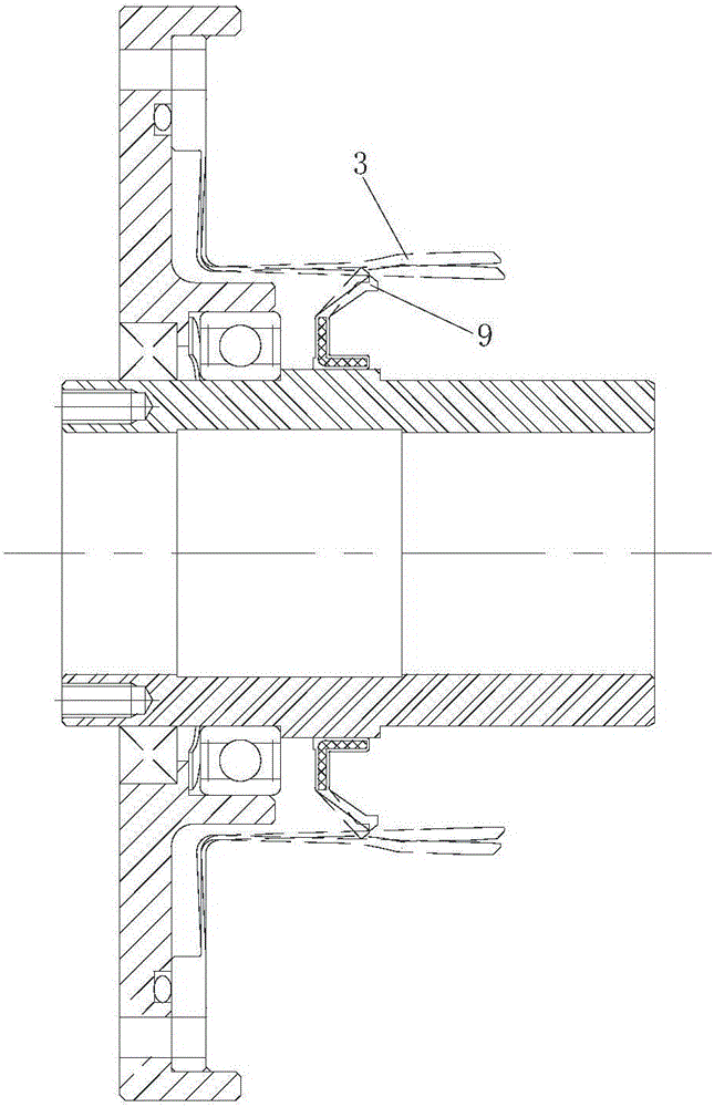 Self-lubricating harmonic reducer