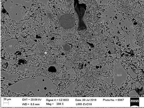 Alumina-magnesite carbon brick for 300t steel ladle impact region and preparation method thereof