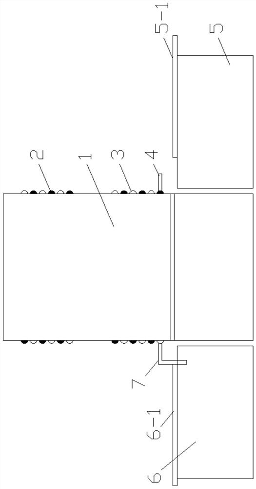 Combustion furnace and combined structure thereof