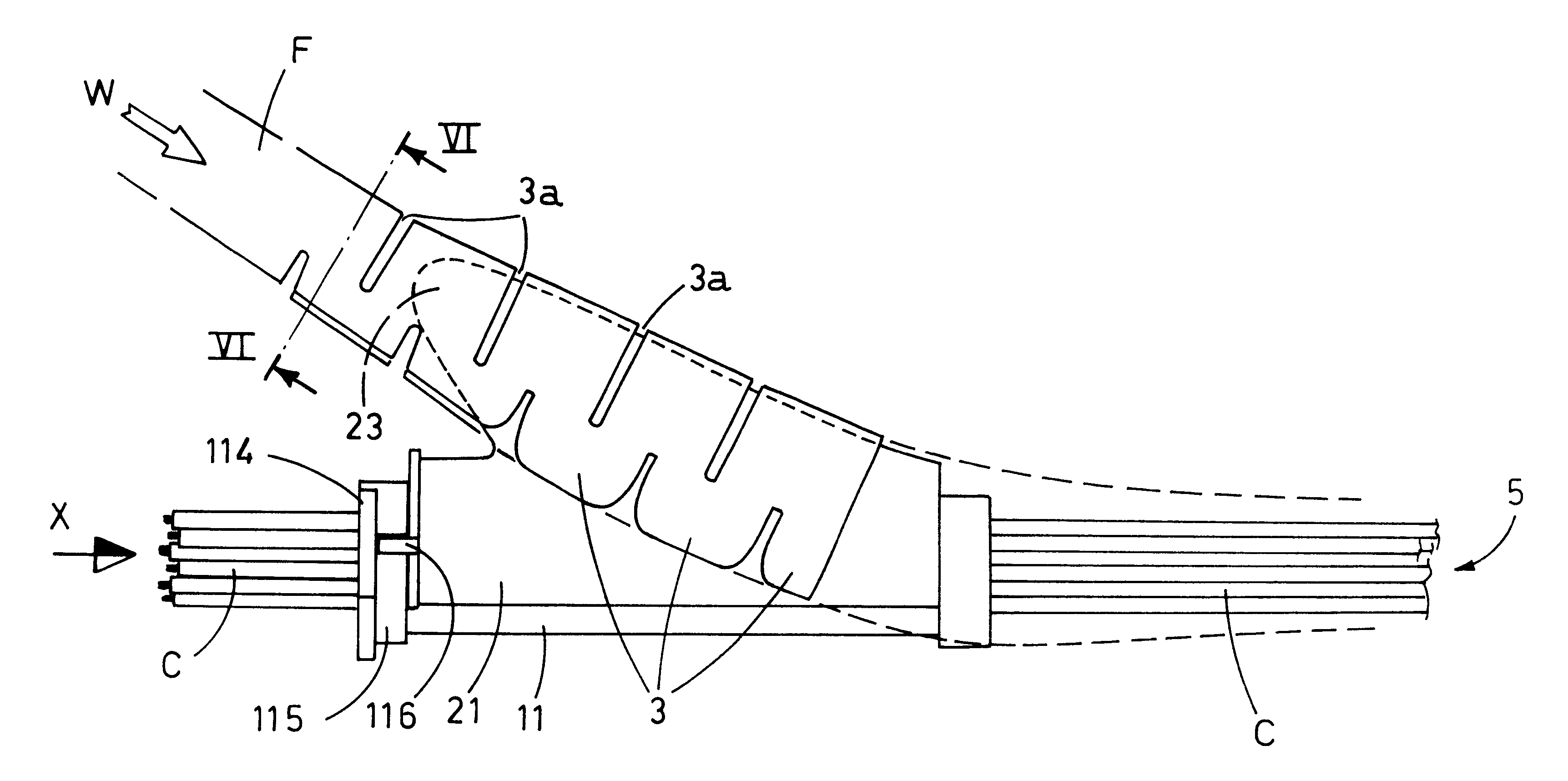 Device for inserting wires and/or pipes in a tubular, flexible sheath provided with openable overlapping edges