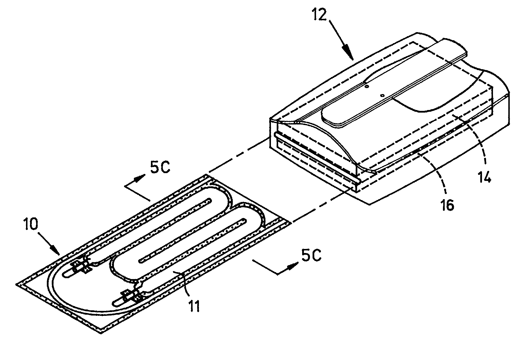 Fluid warming cassette with a tensioning rod