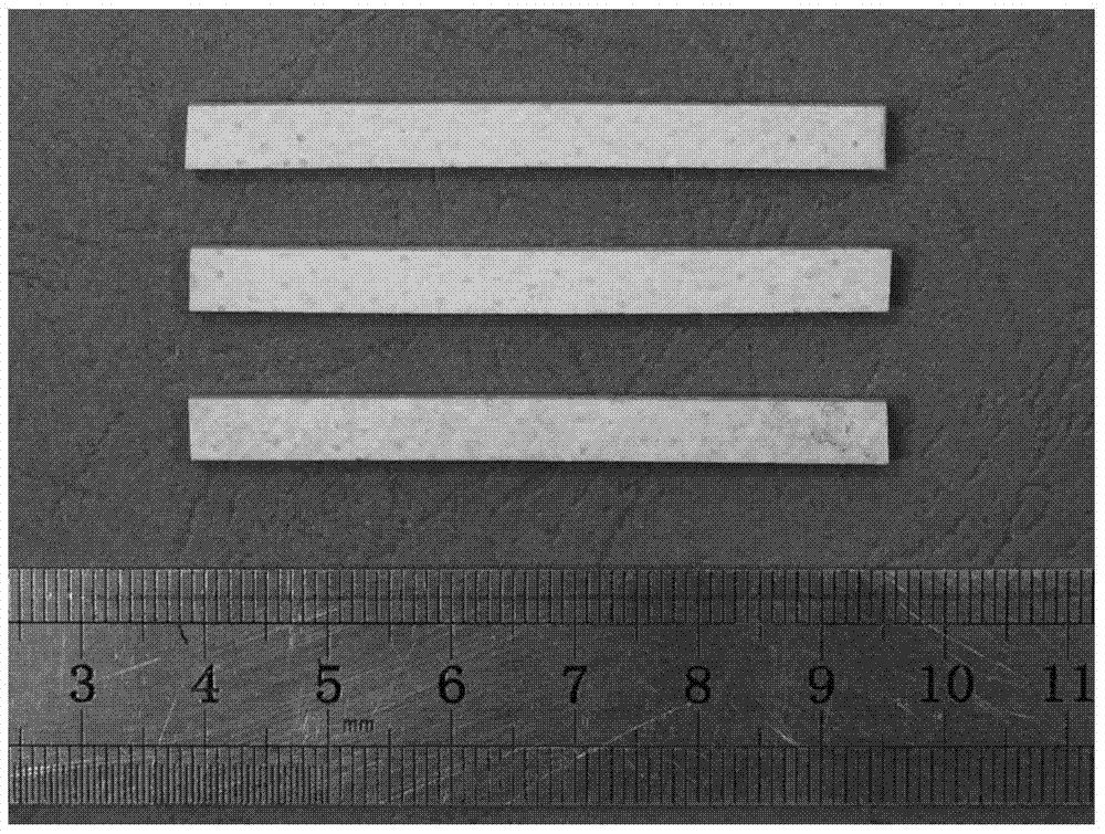 Boundary phase-containing three-dimensional aluminum oxide fiber fabric-reinforced aluminosilicate ceramic and preparation method thereof