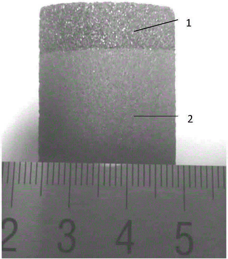 Method for preparing porous ceramic filter membrane by low-temperature sintering