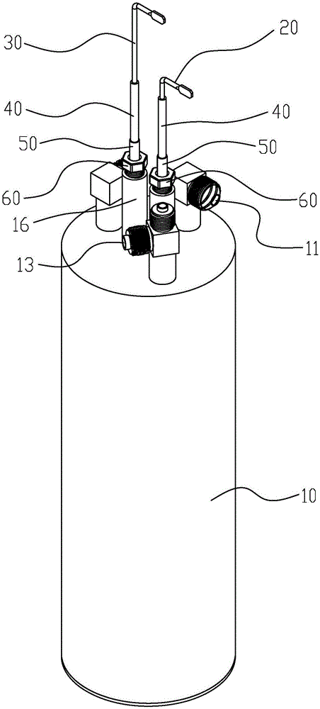 Connecting structure of water level probes and bottle body and beverage bottle adopting structure