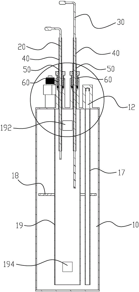 Connecting structure of water level probes and bottle body and beverage bottle adopting structure