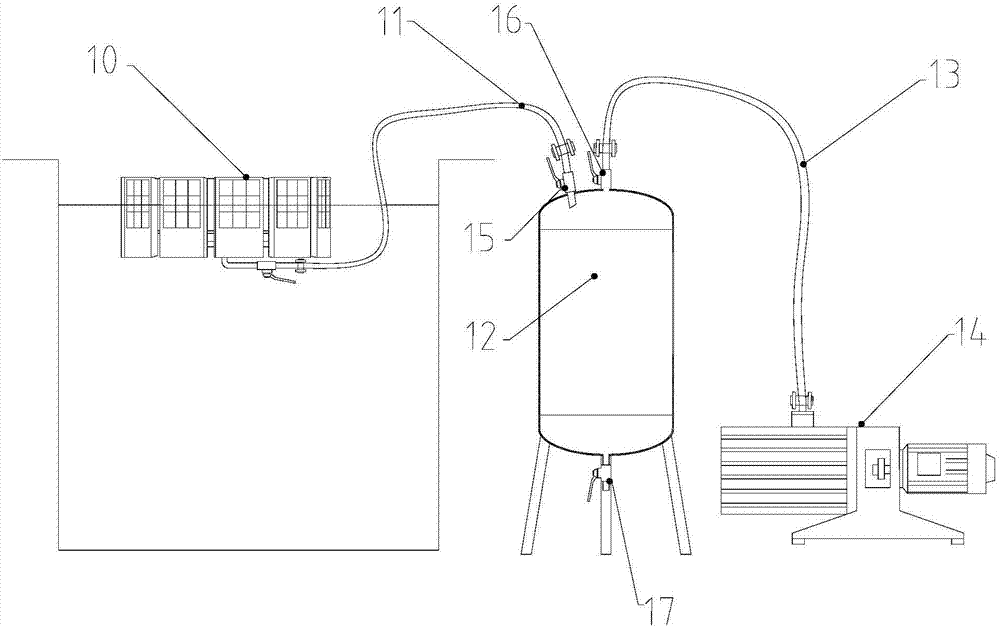 Oil collection head of oil spill collection device for capturing oil slick on water surface