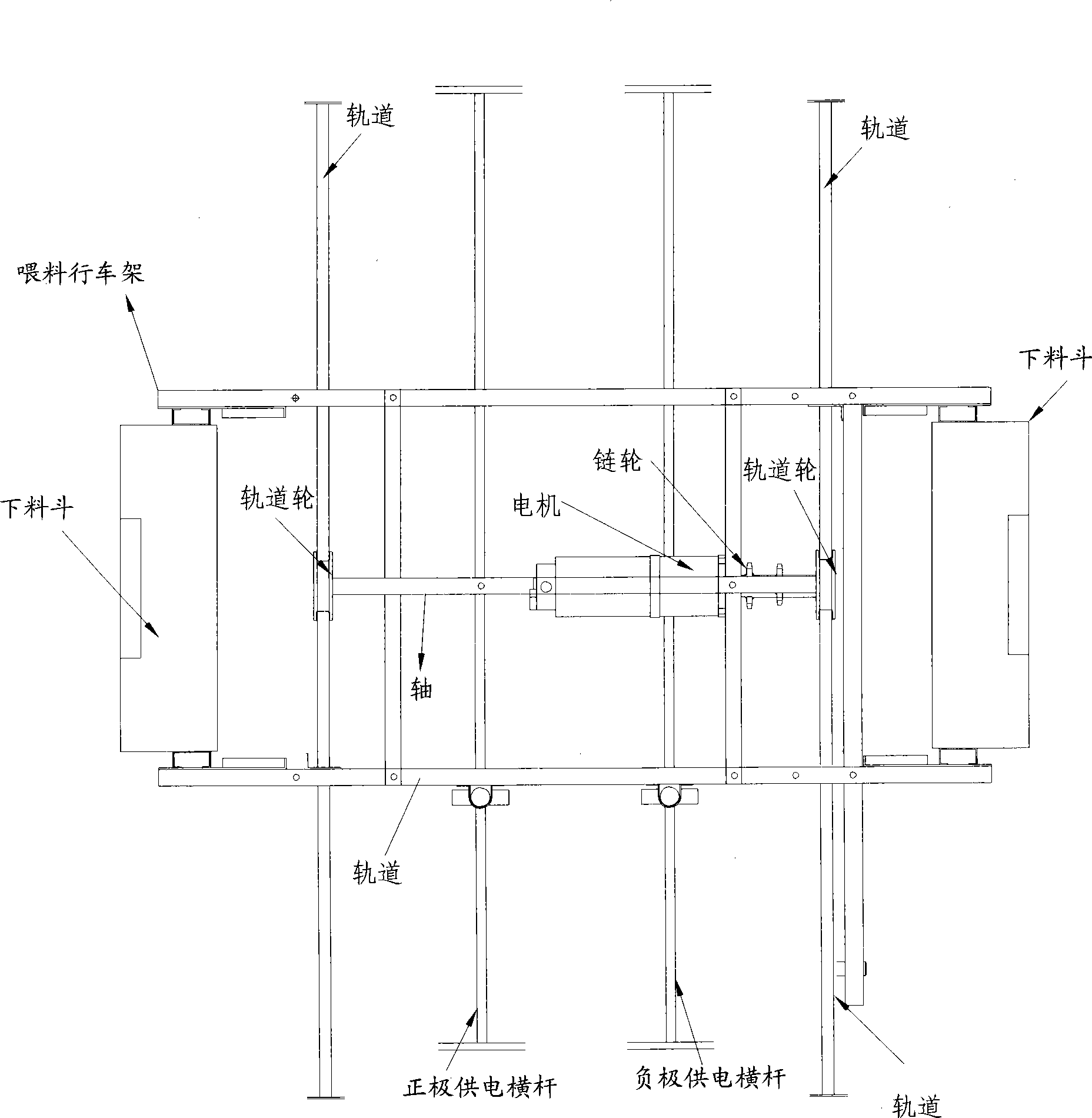 Self-propelled travelling-crane feeding system for H shaped cage system