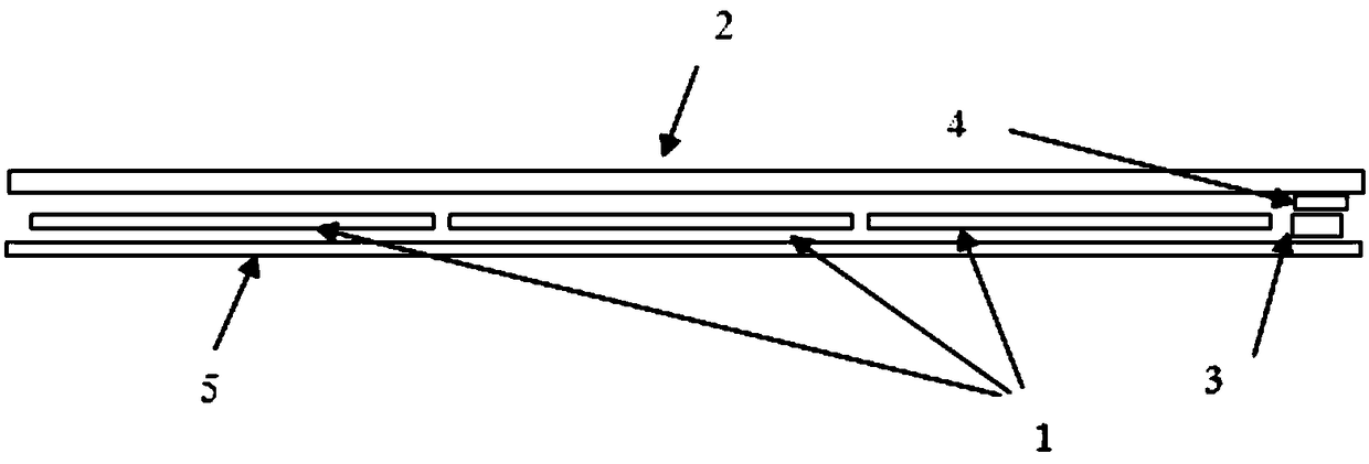 Photovoltaic module structure capable of reducing potential cause attenuation effect of photovoltaic module