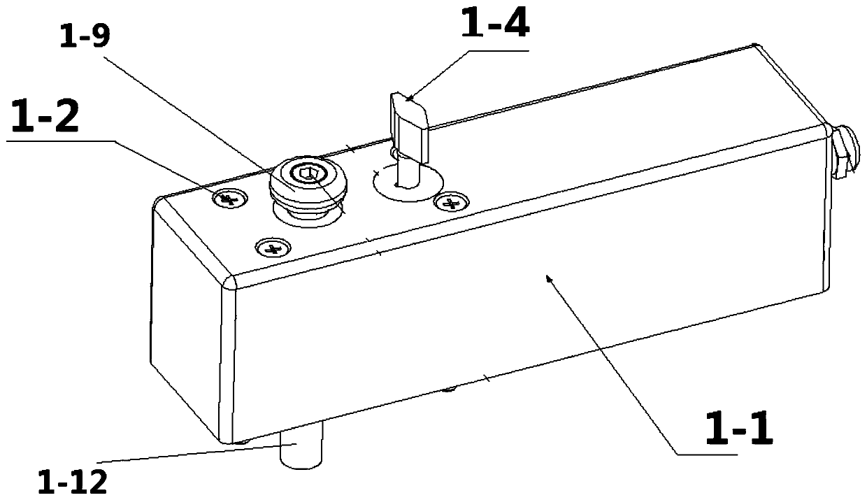 Breechblock locking device for coaxial push-pull type DF 37 millimeter antiaircraft gun and controlling method