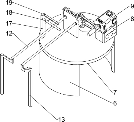 Penetrating type strawberry pedicel removing device for fruit processing