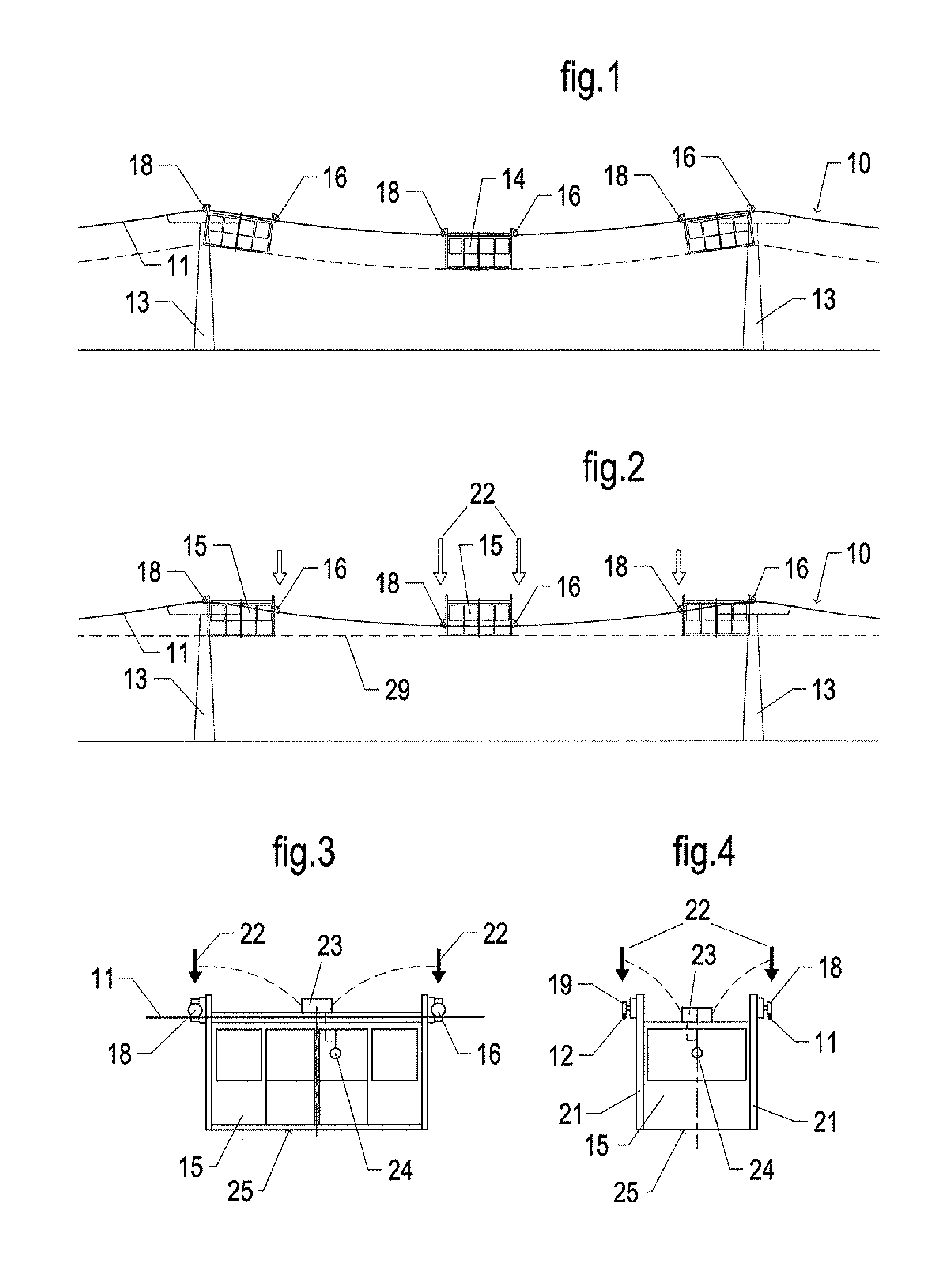 Installation with overhead cables and vehicles served thereby, without hanger