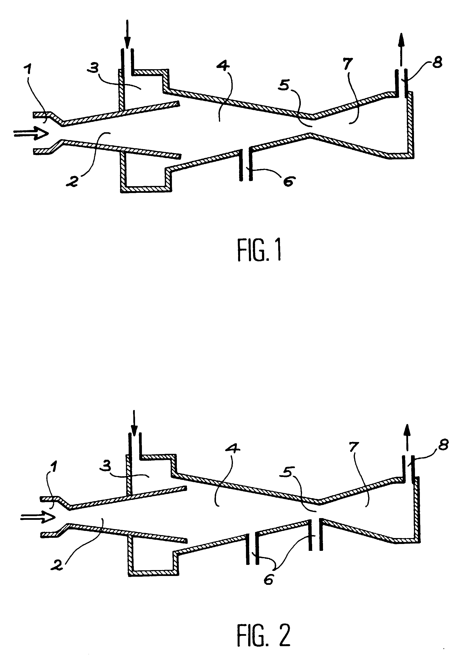 High pressure steam water injector comprising an axial drain