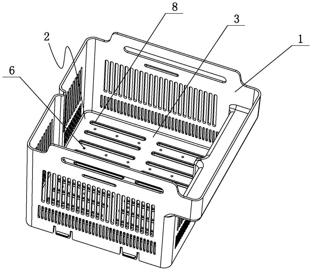 Draining basket and cleaning equipment using the same