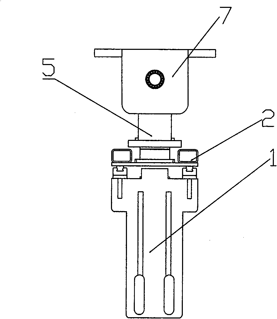 Clamping manipulator for tobacco dedicated charging basket